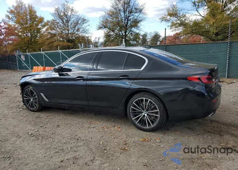 2021 BMW 530E из США, поврежденный, VIN WBA13AG05MCF15717